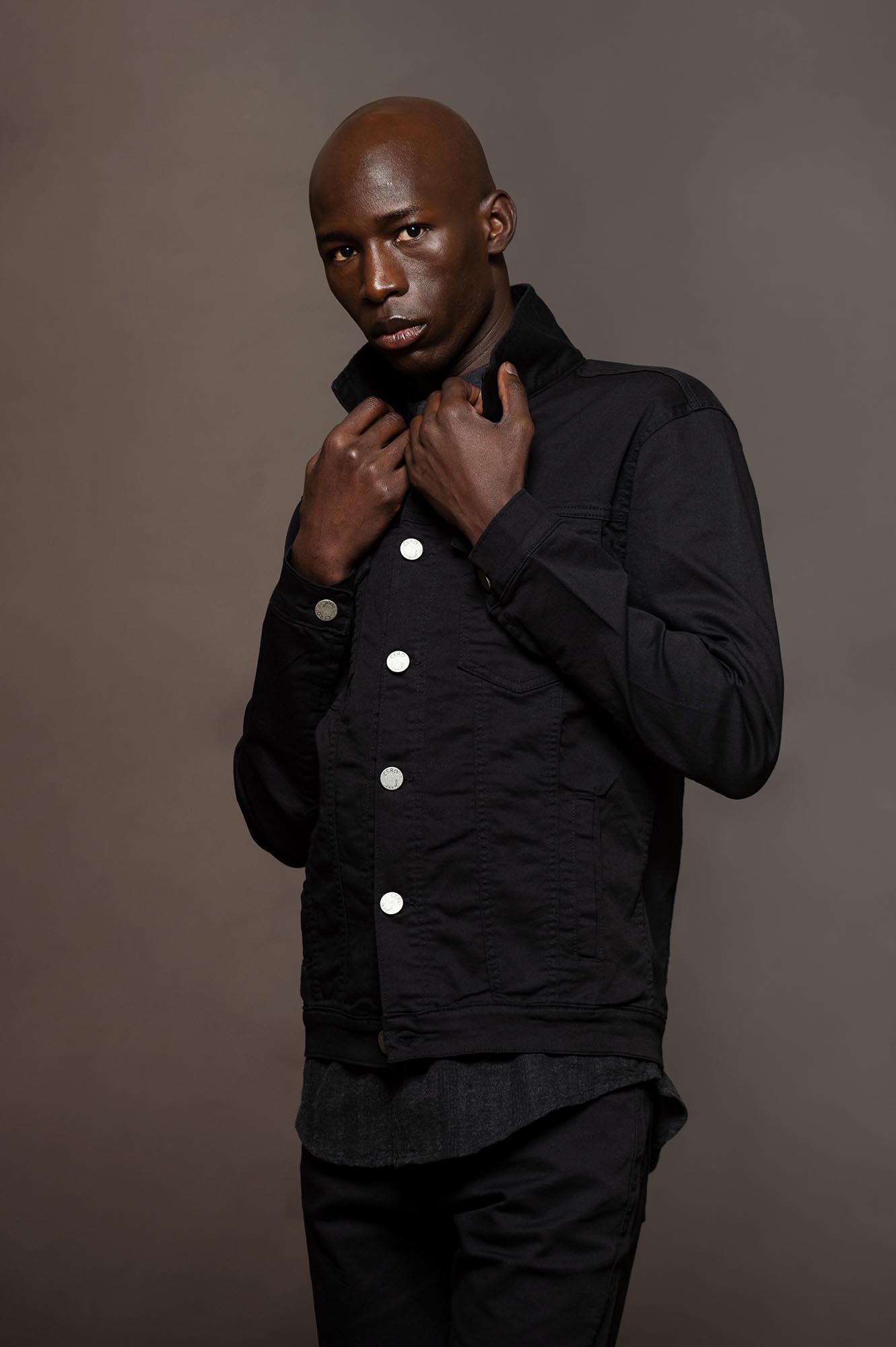 8001NE - CAMPERA DE  JEAN CRETA NEGRO